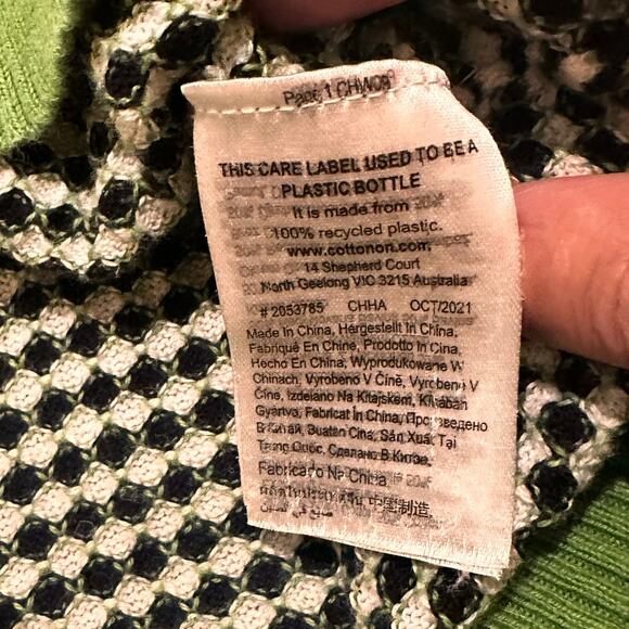 Cropped V-Neck Short Sleeve Black White Polka Dot Card Green Trim, NWOT, Size L - Picture 4 of 7